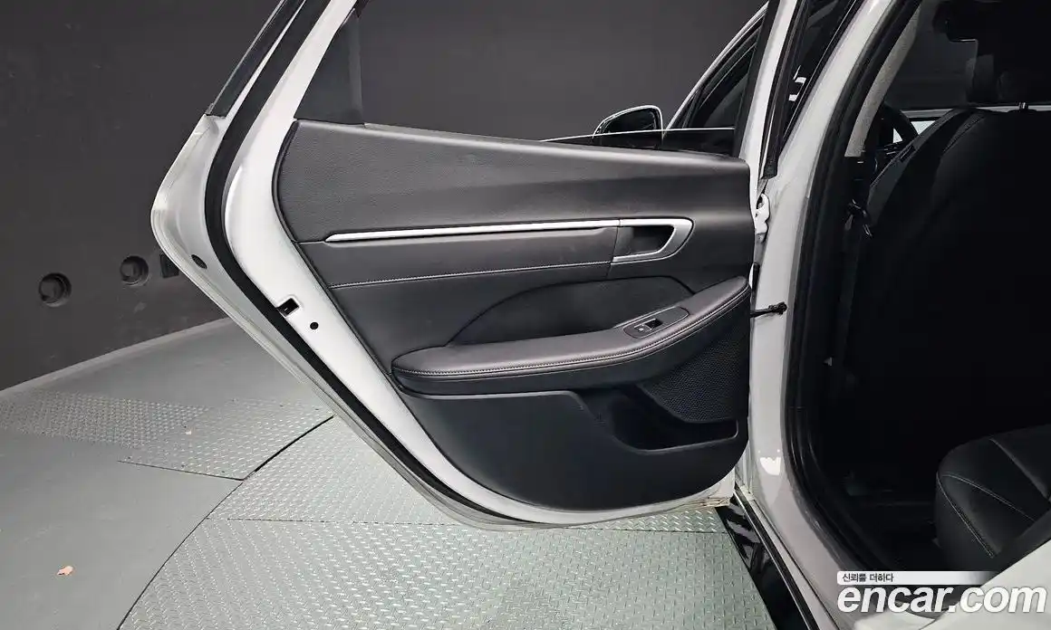 Hyundai Sonata 2025 2.0 автомат (гидро), фото 15