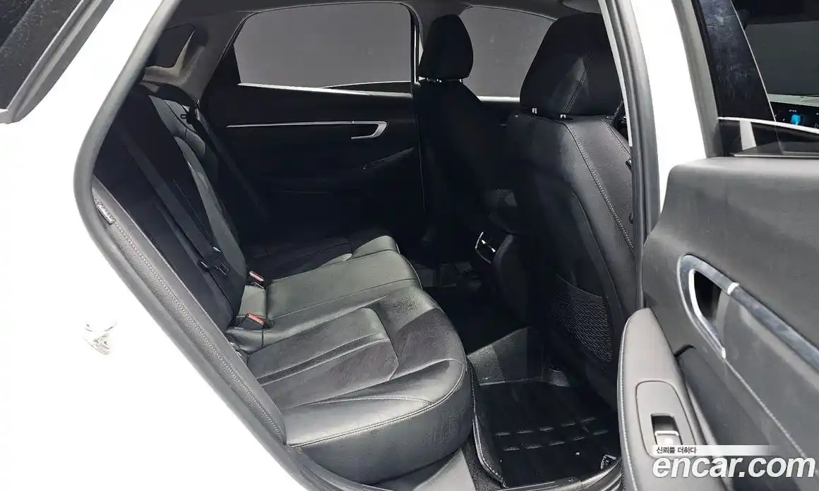 Hyundai Sonata 2025 2.0 автомат (гидро), фото 17