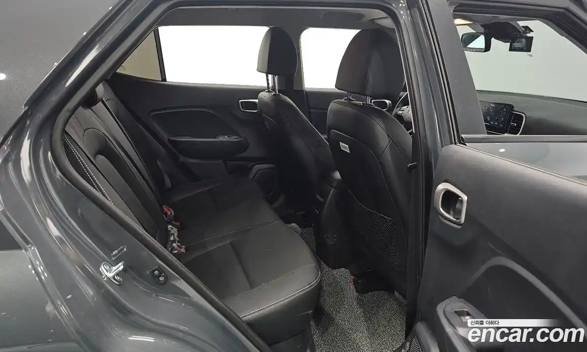Hyundai Venue 2025 1.6 автомат (гидро), фото 15