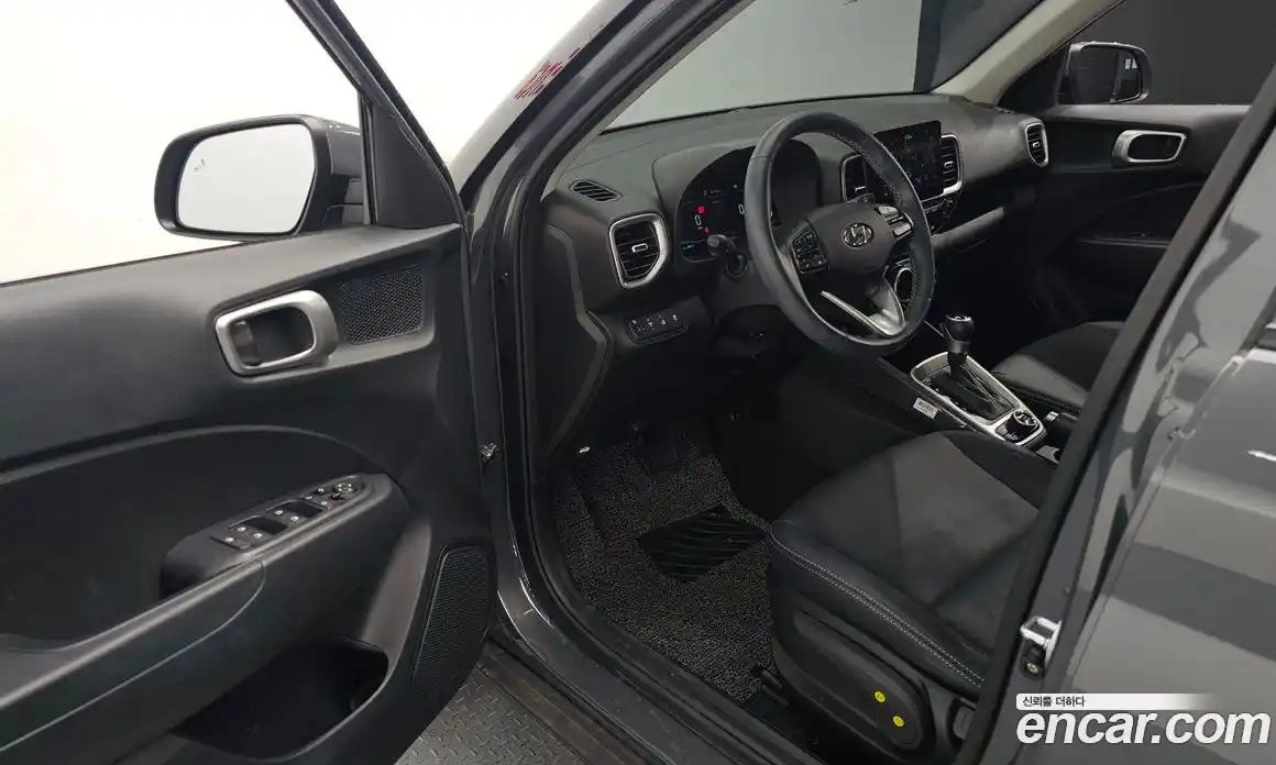 Hyundai Venue 2025 1.6 автомат (гидро), фото 16