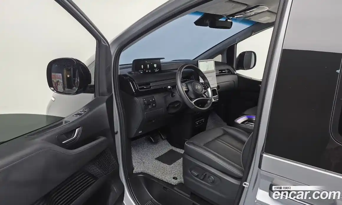 Hyundai Staria 2025 3.5 автомат (гидро), фото 13