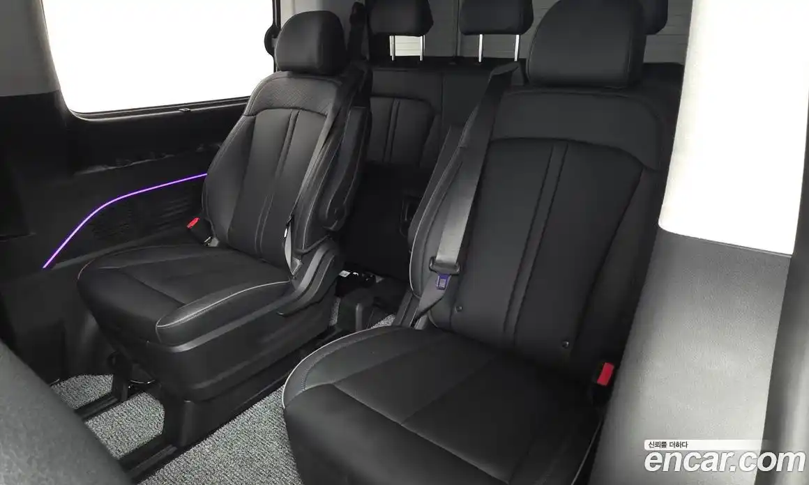 Hyundai Staria 2025 3.5 автомат (гидро), фото 17