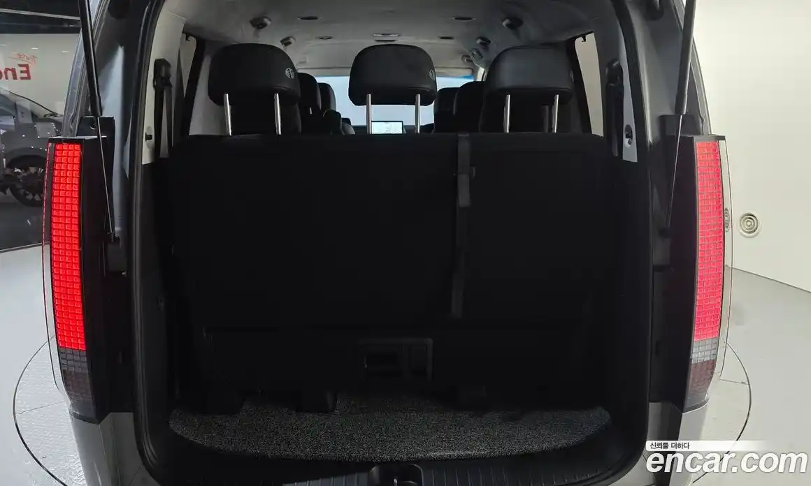 Hyundai Staria 2025 3.5 автомат (гидро), фото 21