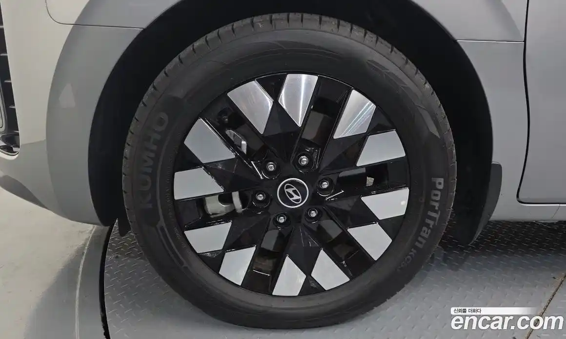 Hyundai Staria 2025 3.5 автомат (гидро), фото 5