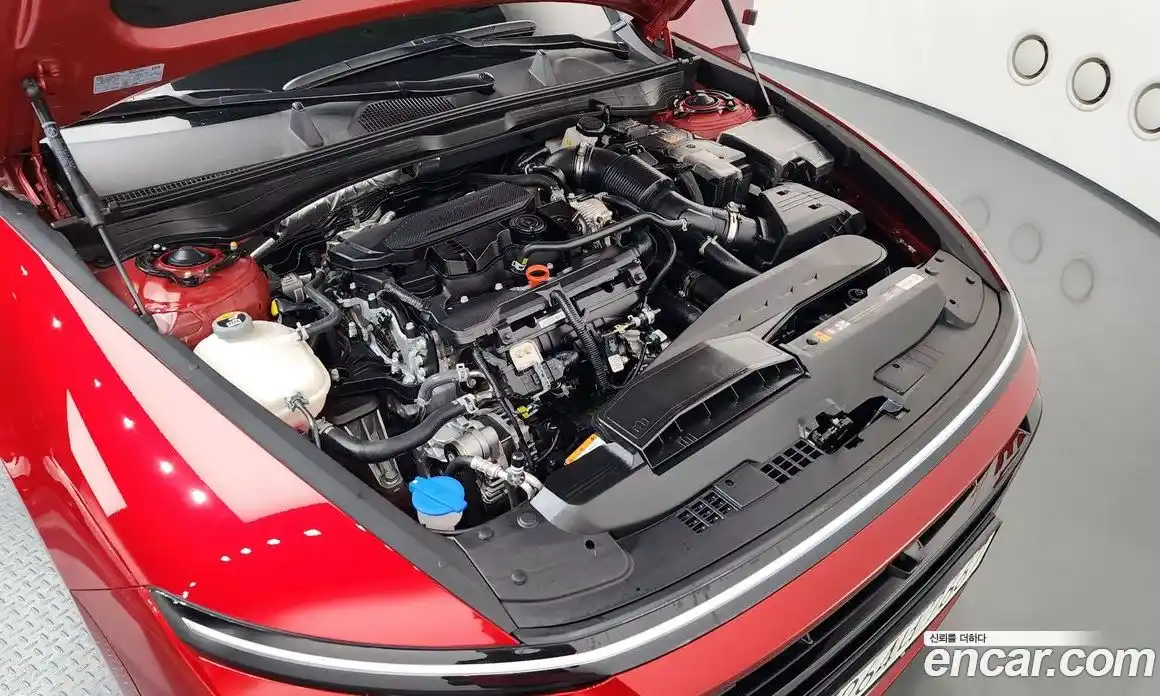 Hyundai Sonata 2025 1.6 автомат (гидро), фото 6