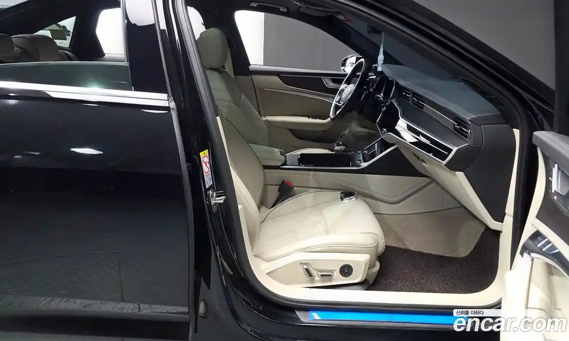 Audi A6 2022 3.0 автомат (гидро), фото 16