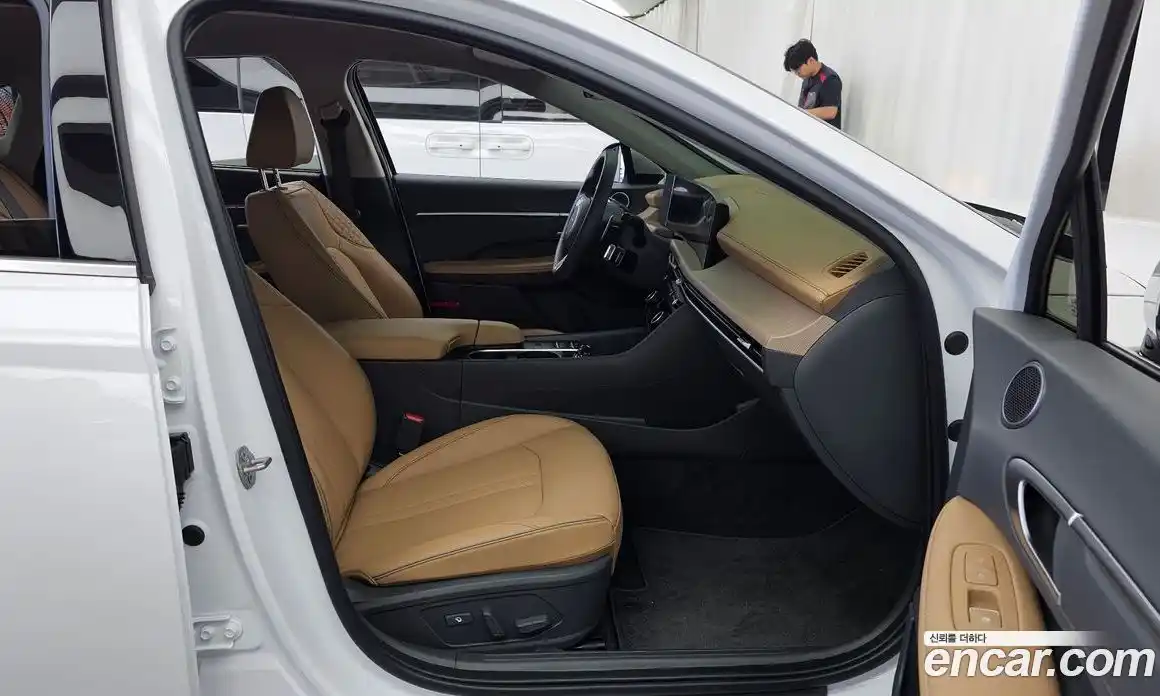 Hyundai Sonata 2025 1.6 автомат (гидро), фото 17