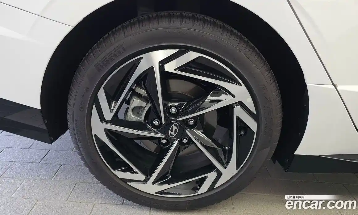 Hyundai Sonata 2025 1.6 автомат (гидро), фото 5