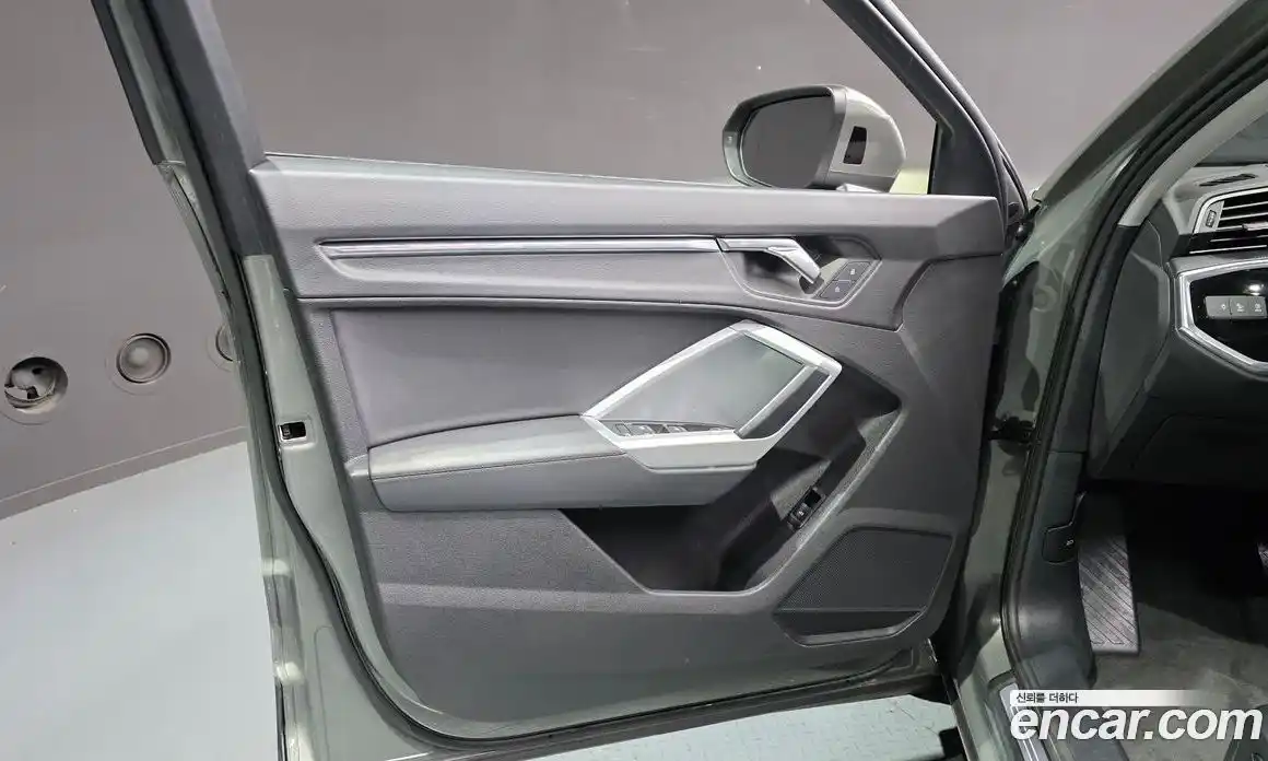 Audi Q3 2023 2.0 автомат (гидро), фото 14