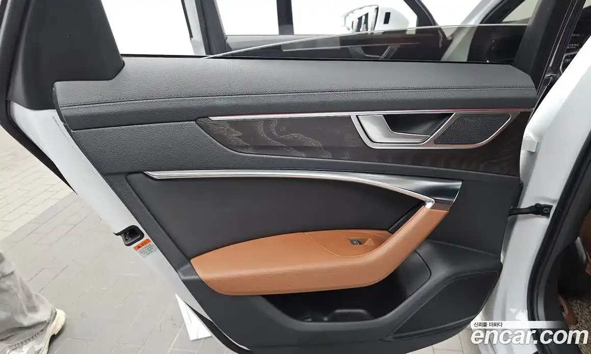 Audi A6 2023 2.0 автомат (гидро), фото 14