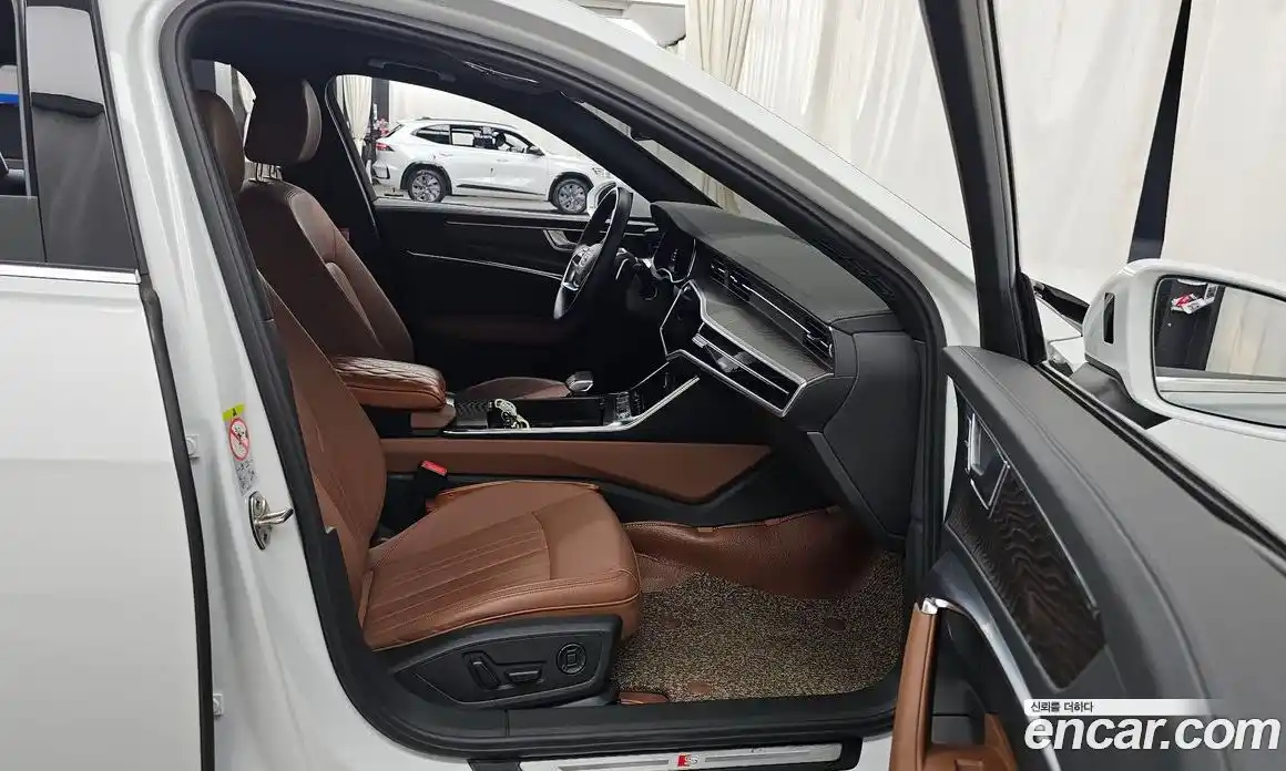Audi A6 2023 2.0 автомат (гидро), фото 16