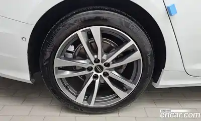 Audi A6 2023 2.0 автомат (гидро), миниатюра 4