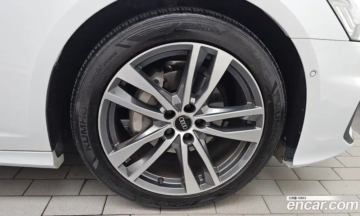 Audi A6 2023 2.0 автомат (гидро), фото 6