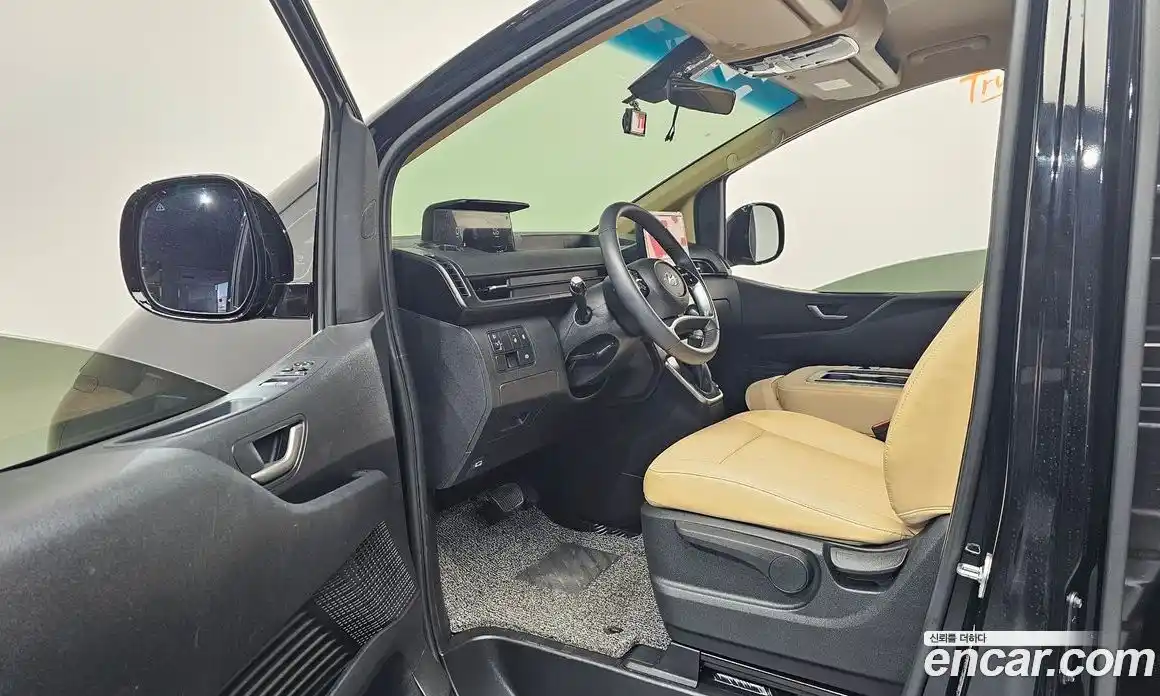 Hyundai Staria 2021 3.5 автомат (гидро), фото 13