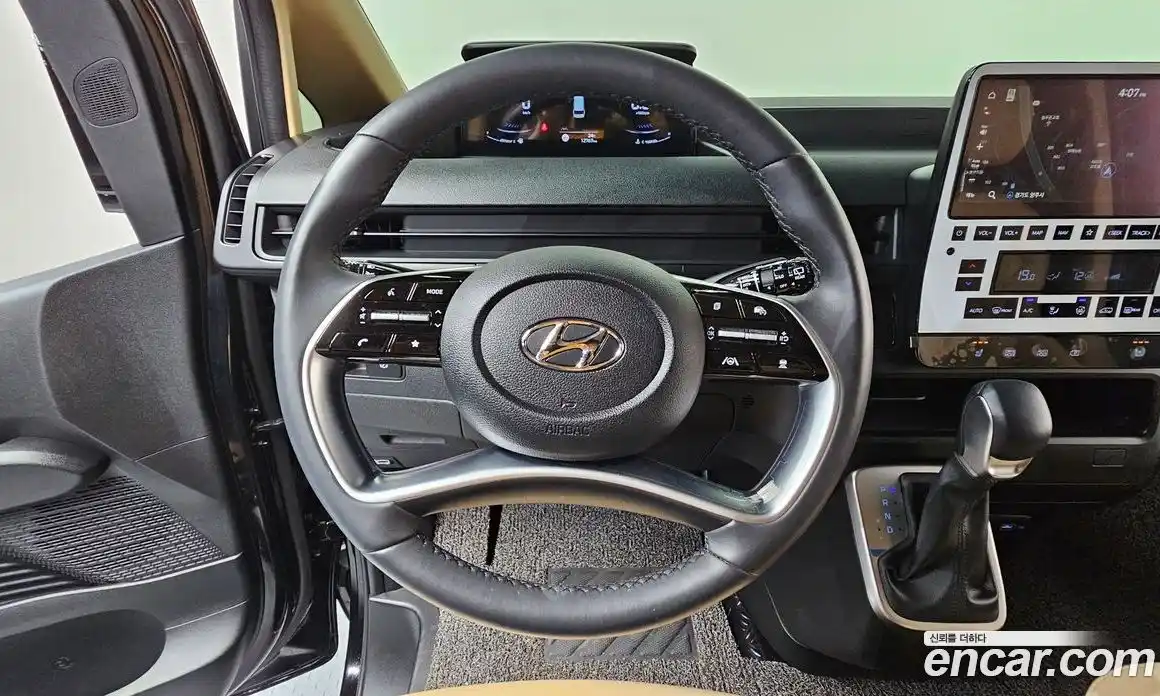 Hyundai Staria 2021 3.5 автомат (гидро), фото 18