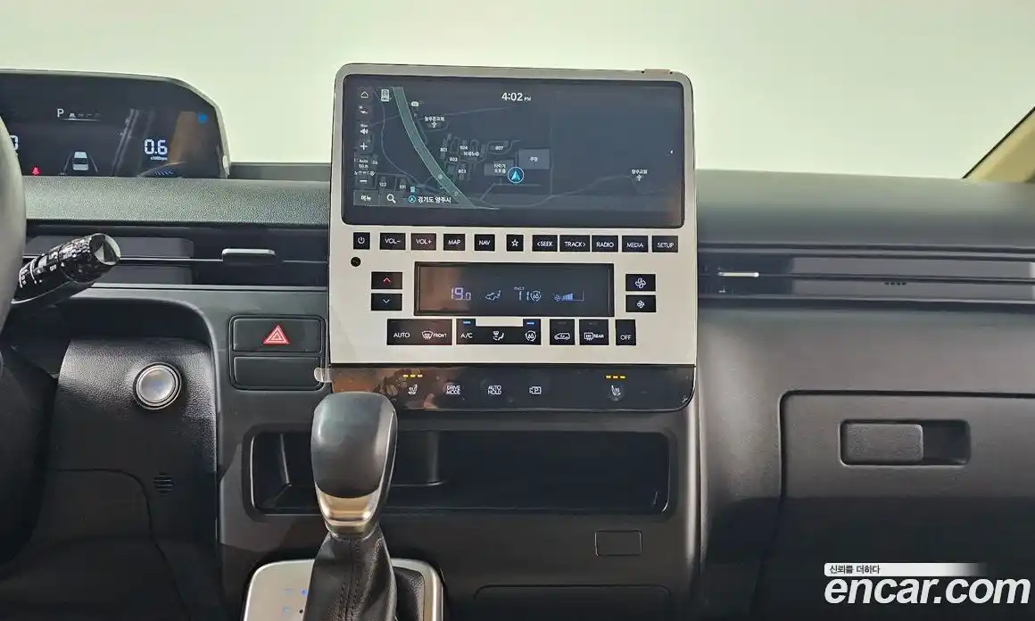 Hyundai Staria 2021 3.5 автомат (гидро), фото 19