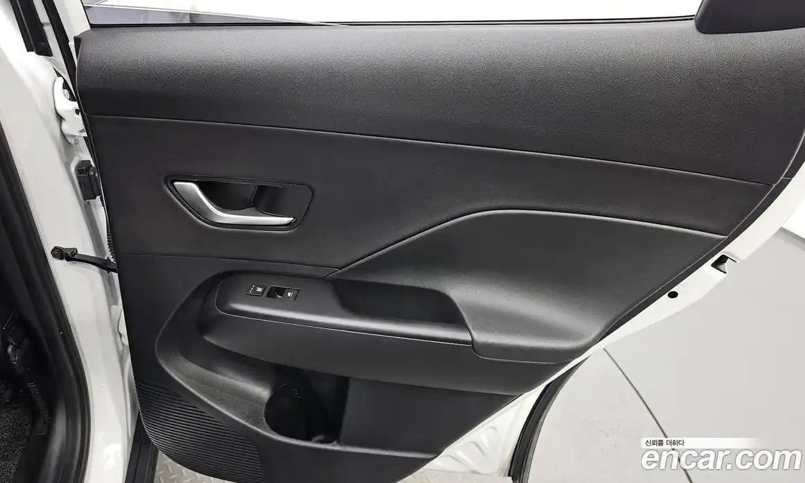 Hyundai Kona 2024 1.6 автомат (гидро), фото 14