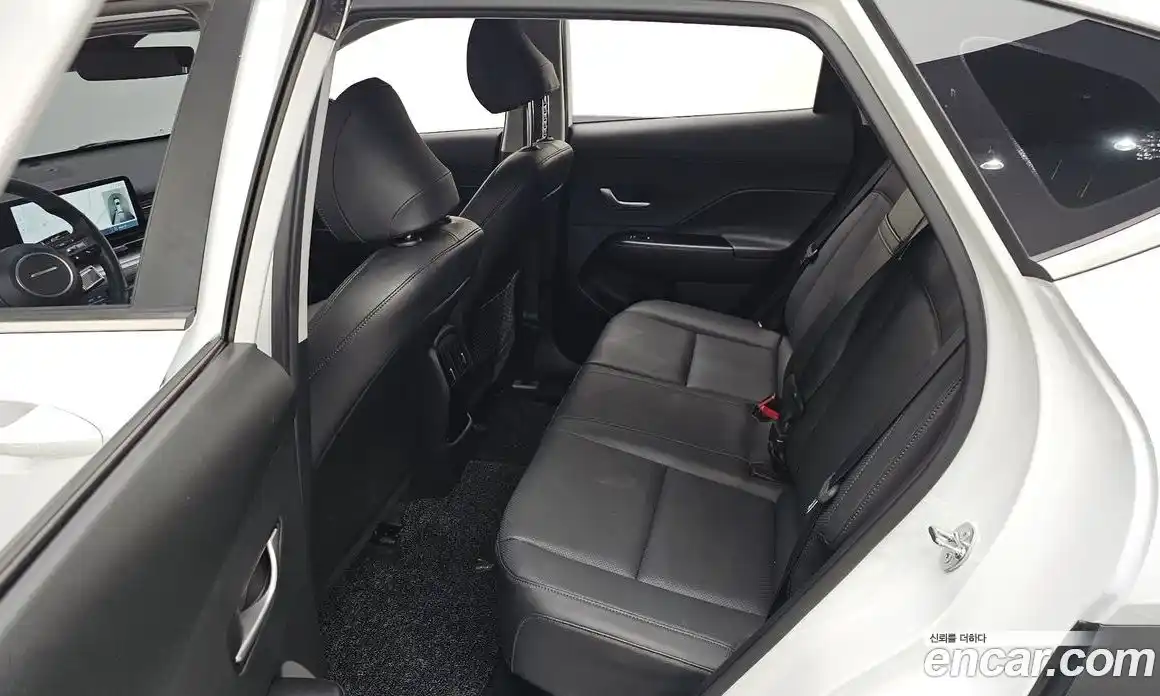 Hyundai Kona 2024 1.6 автомат (гидро), фото 15