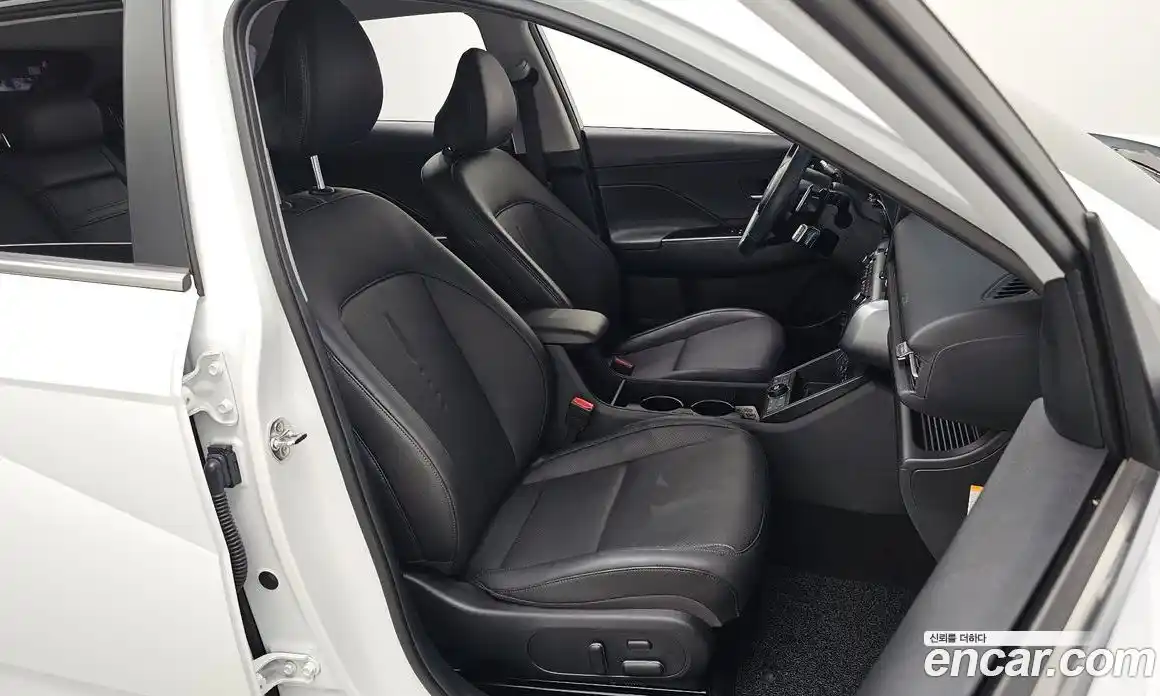Hyundai Kona 2024 1.6 автомат (гидро), фото 16