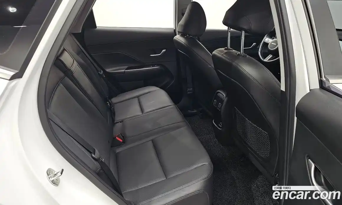 Hyundai Kona 2024 1.6 автомат (гидро), фото 17