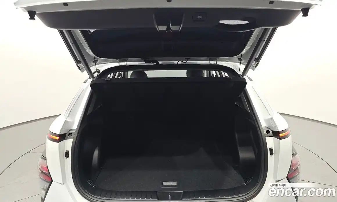 Hyundai Kona 2024 1.6 автомат (гидро), фото 27