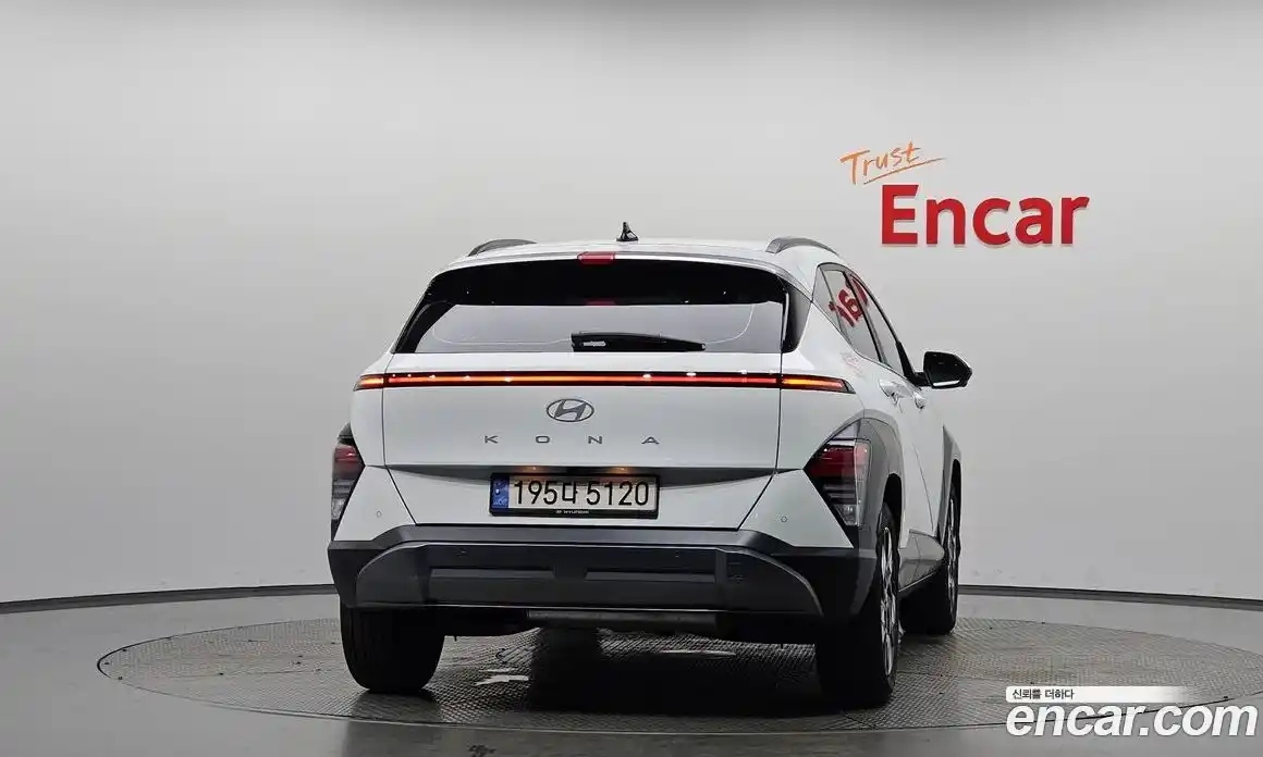 Hyundai Kona 2024 1.6 автомат (гидро), фото 3