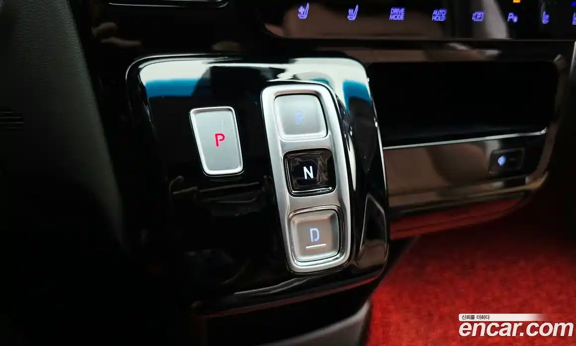 Hyundai Staria 2024 2.2 автомат (гидро), фото 12