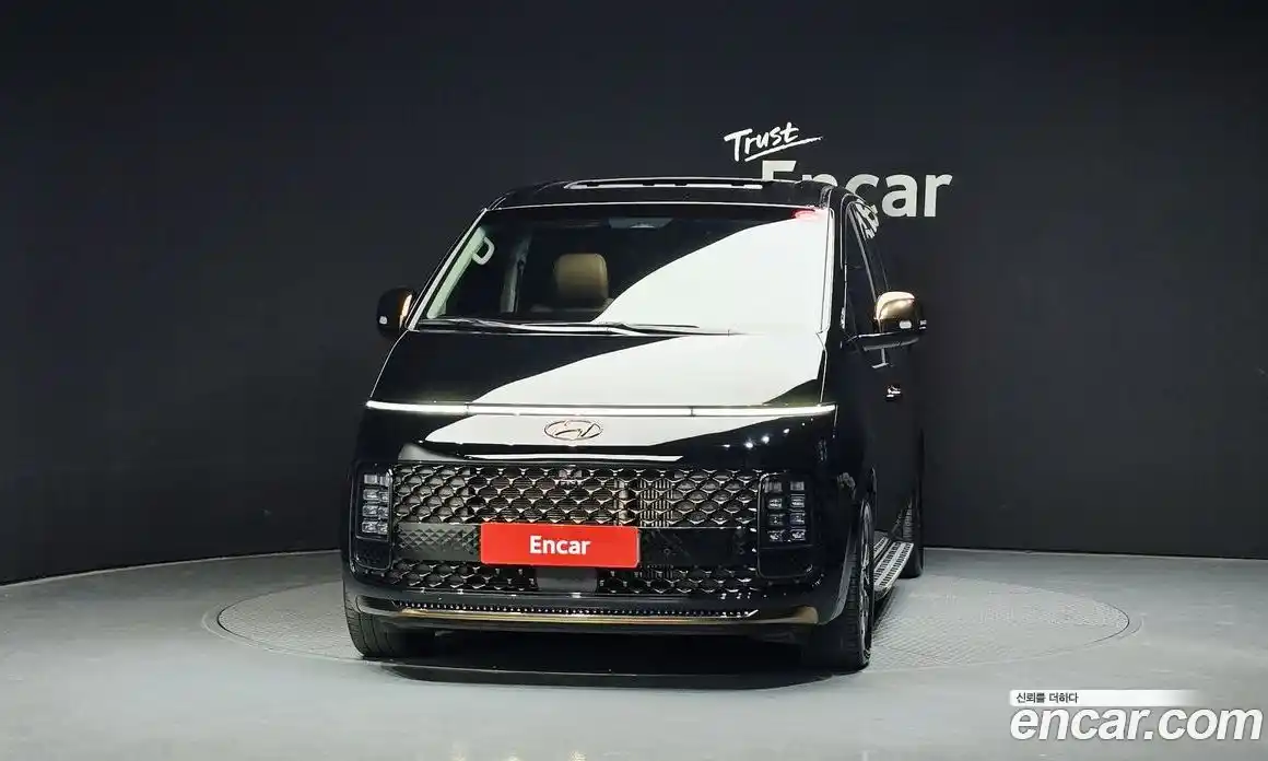 Hyundai Staria 2024 2.2 автомат (гидро), фото 3