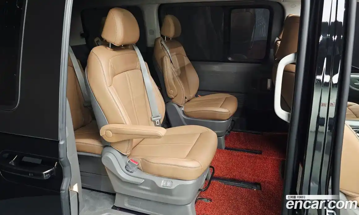 Hyundai Staria 2024 2.2 автомат (гидро), фото 33