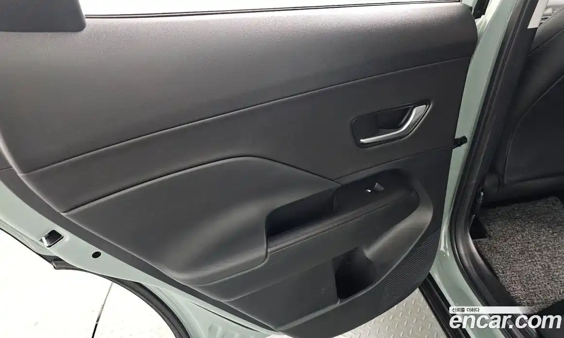 Hyundai Kona 2023 1.6 автомат (гидро), фото 15