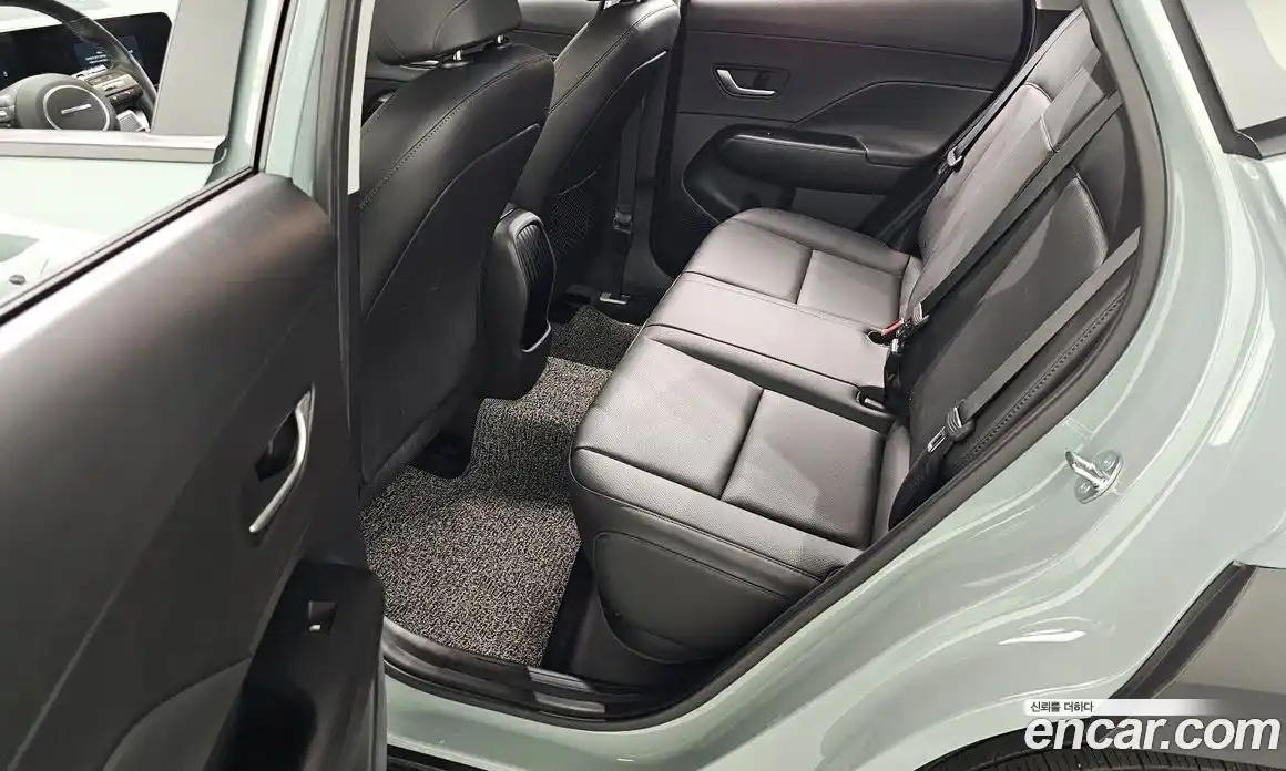 Hyundai Kona 2023 1.6 автомат (гидро), фото 18