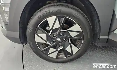 Hyundai Kona 2023 1.6 автомат (гидро), миниатюра 5
