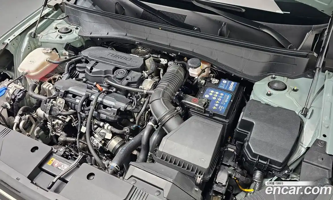 Hyundai Kona 2023 1.6 автомат (гидро), фото 6