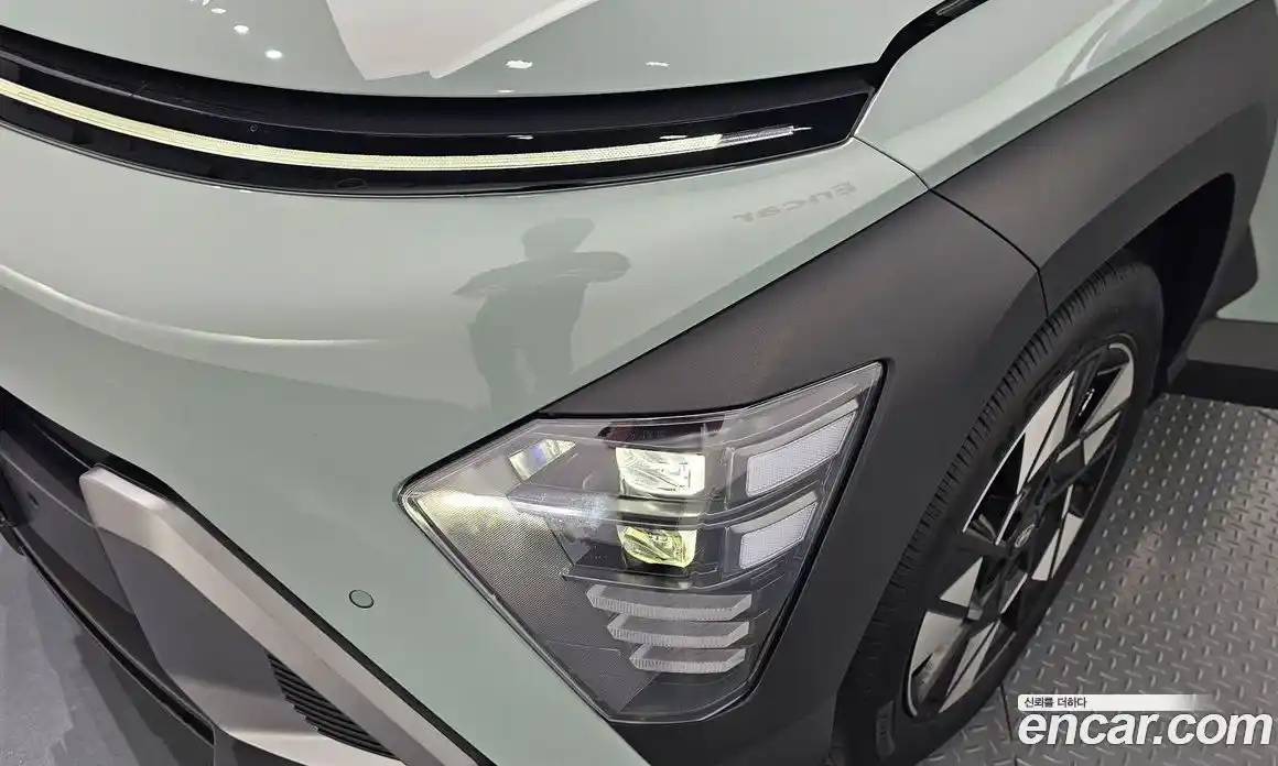 Hyundai Kona 2023 1.6 автомат (гидро), фото 8