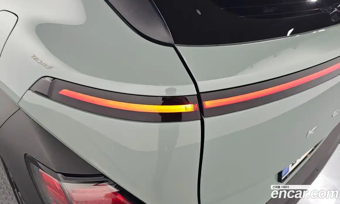 Hyundai Kona 2023 1.6 автомат (гидро), фото 9