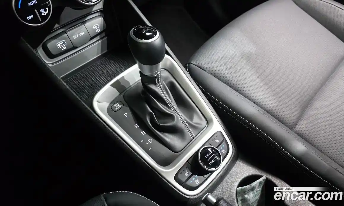 Hyundai Venue 2025 1.6 автомат (гидро), фото 12