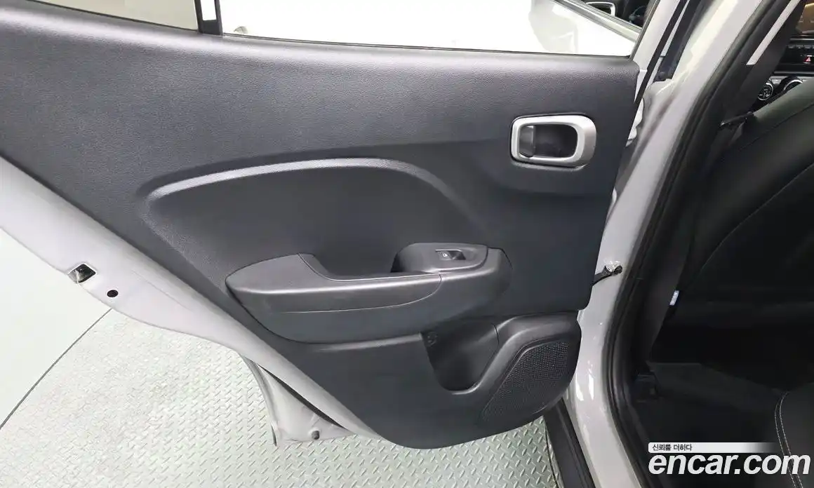 Hyundai Venue 2025 1.6 автомат (гидро), фото 15