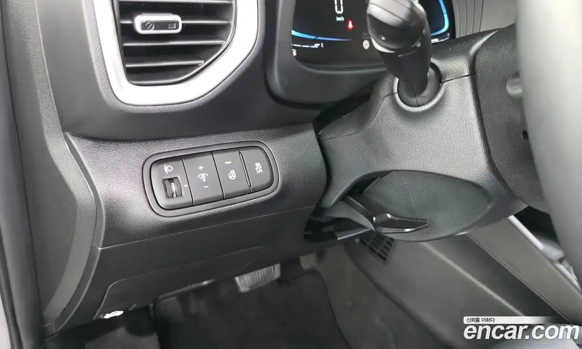 Hyundai Venue 2025 1.6 автомат (гидро), фото 20