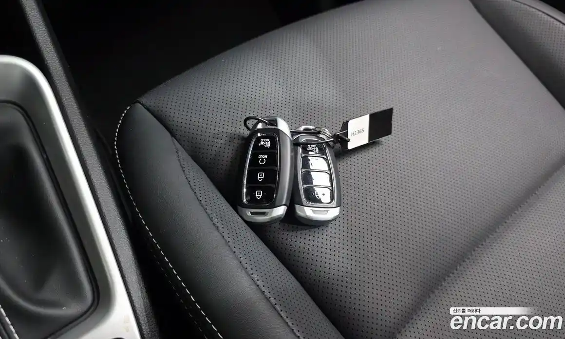 Hyundai Venue 2025 1.6 автомат (гидро), фото 24