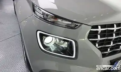 Hyundai Venue 2025 1.6 автомат (гидро), миниатюра 8