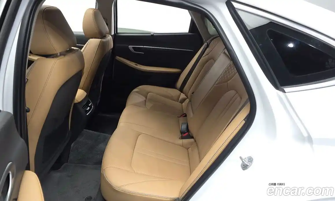 Hyundai Sonata 2024 1.6 автомат (гидро), фото 16
