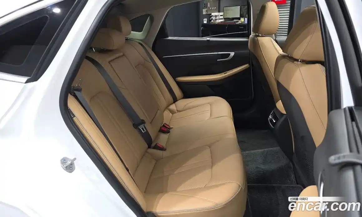 Hyundai Sonata 2024 1.6 автомат (гидро), фото 18