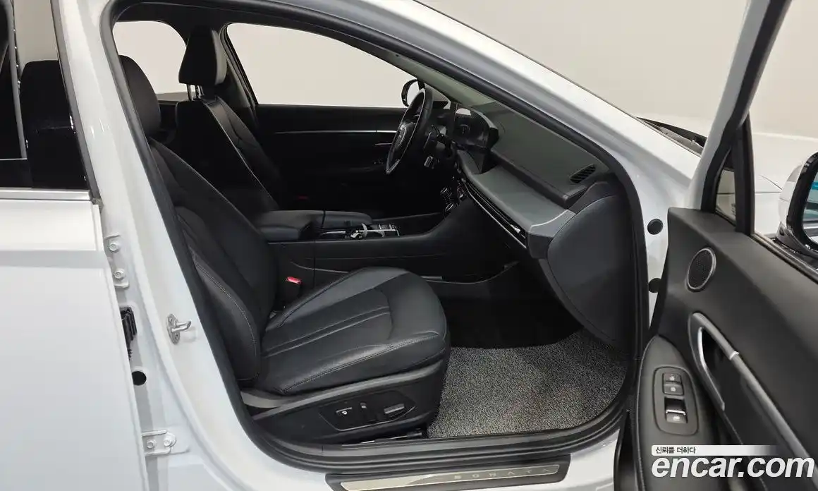 Hyundai Sonata 2025 2.0 автомат (гидро), фото 11