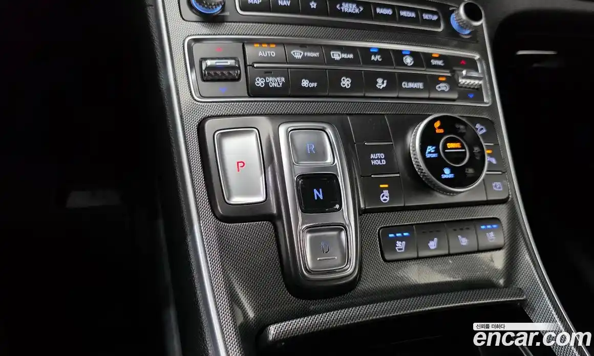 Hyundai Santa Fe 2023 1.6 автомат (гидро), фото 12