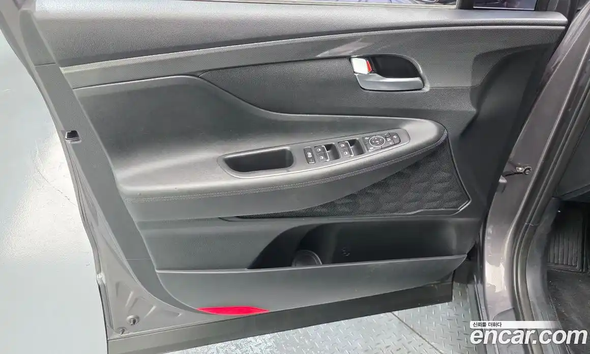 Hyundai Santa Fe 2023 1.6 автомат (гидро), фото 14