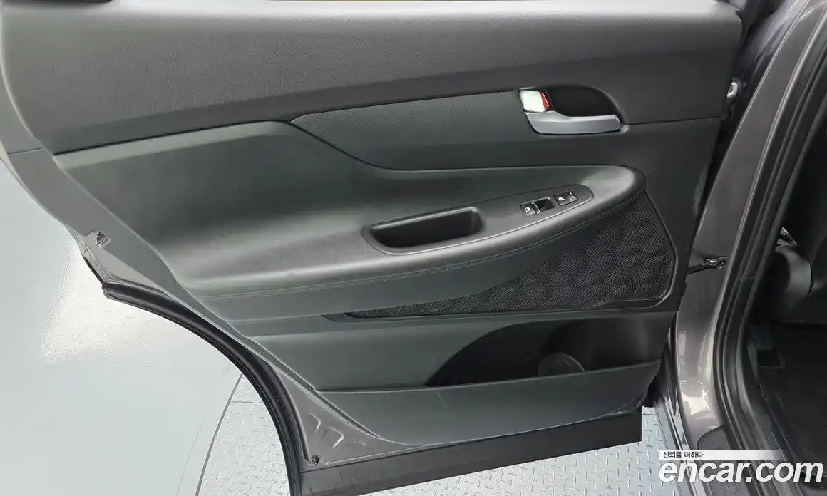 Hyundai Santa Fe 2023 1.6 автомат (гидро), фото 15