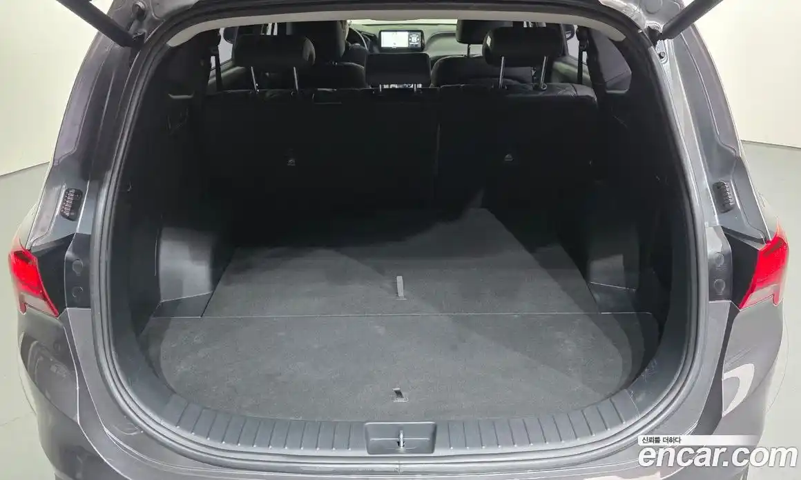 Hyundai Santa Fe 2023 1.6 автомат (гидро), фото 32