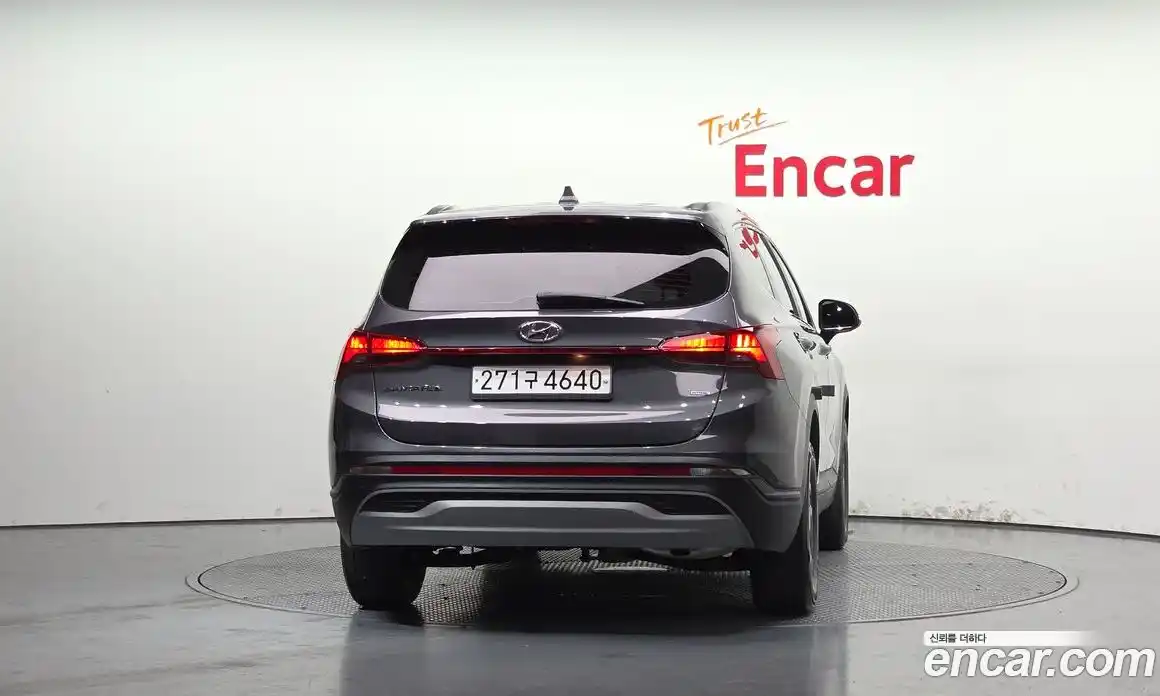 Hyundai Santa Fe 2023 1.6 автомат (гидро), фото 4