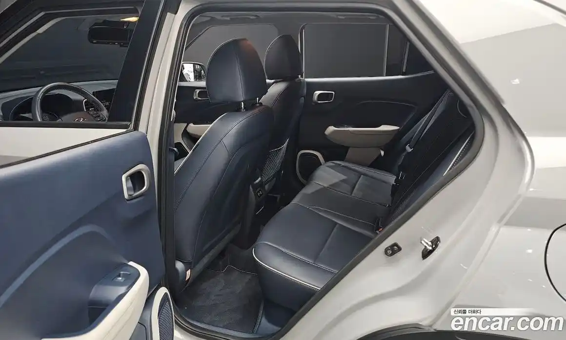 Hyundai Venue 2024 1.6 автомат (гидро), фото 12