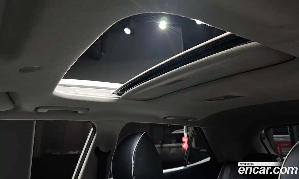 Hyundai Venue 2024 1.6 автомат (гидро), фото 19